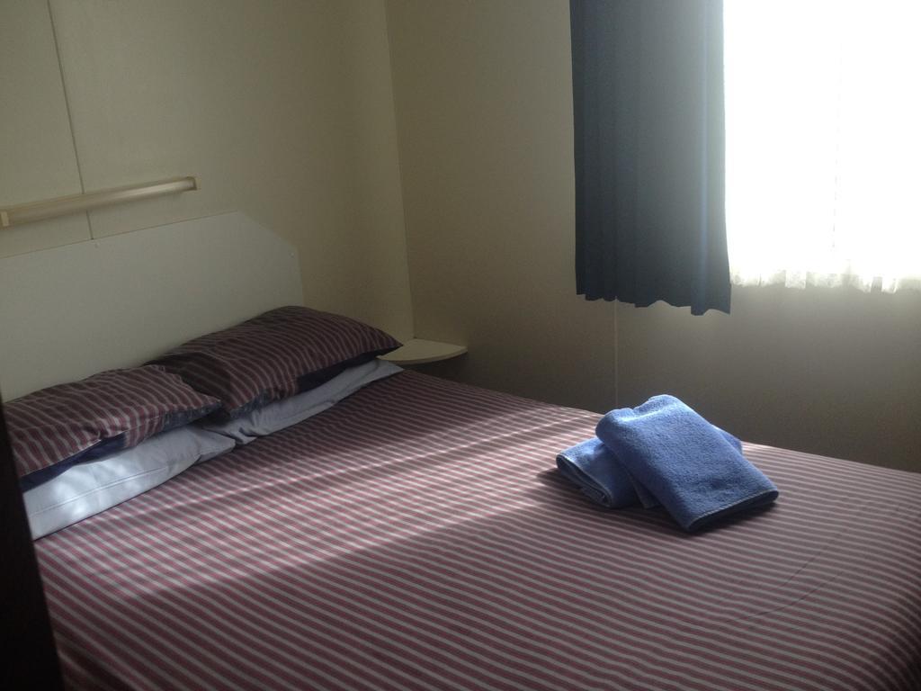 Hotel Hillcrest Tourist Park à St Helens Chambre photo